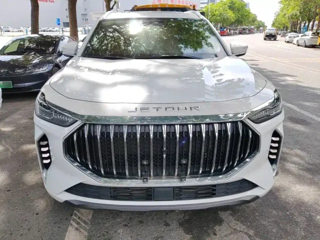 Jetour X70 Plus — Фото автомобиля 2