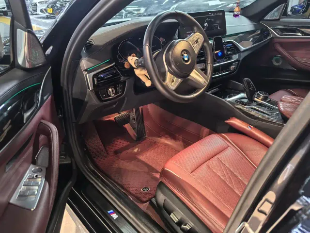 BMW 5 Series — Фото автомобиля 6