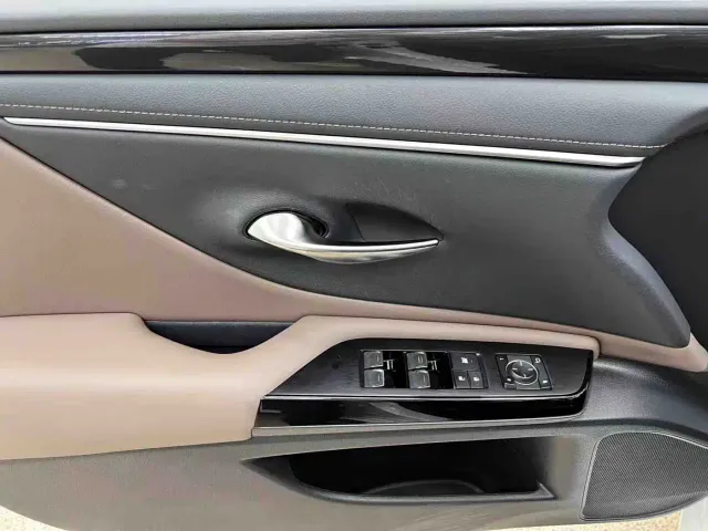 Lexus ES — Фото автомобиля 8
