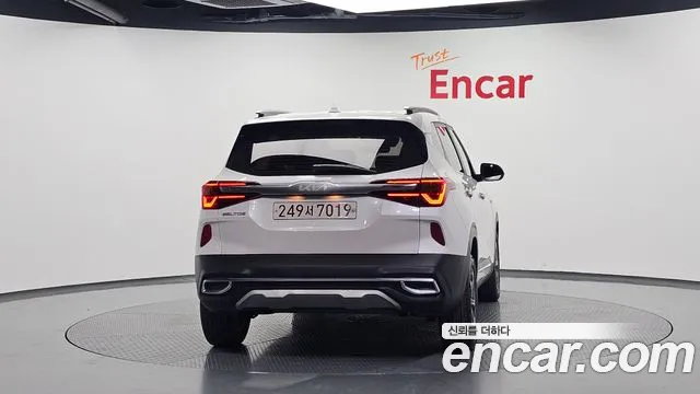 Kia Seltos — Фото автомобиля 4