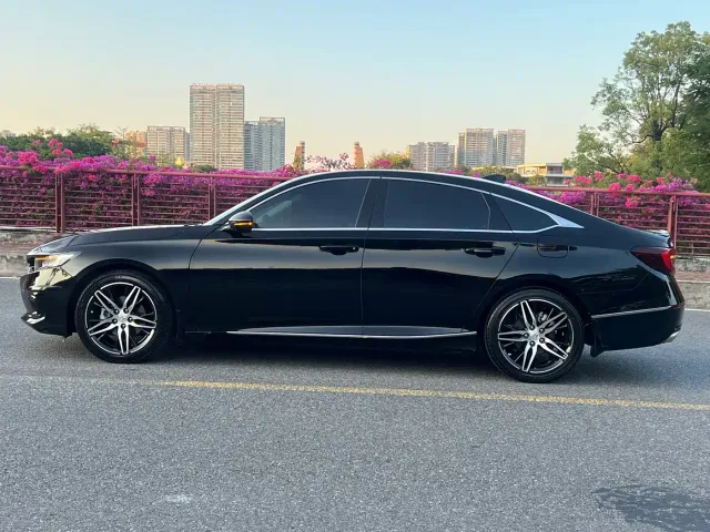 Honda Accord — Фото автомобиля 4