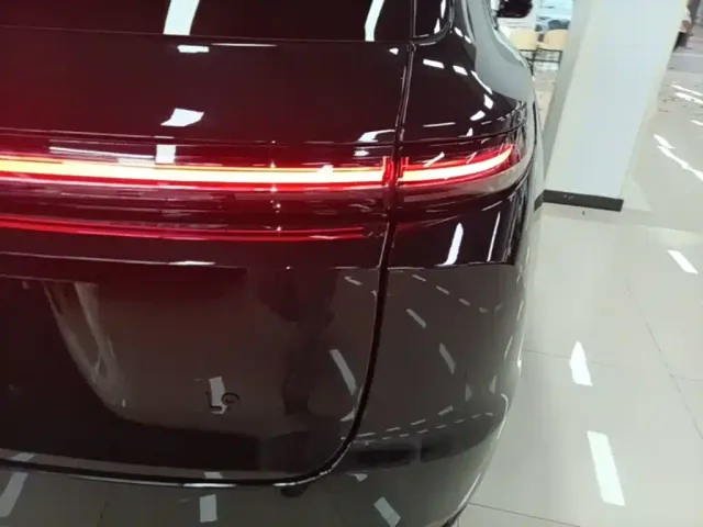 Li Auto L9 — Фото автомобиля 7