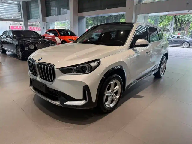 Фотография автомобиля — BMW X1
