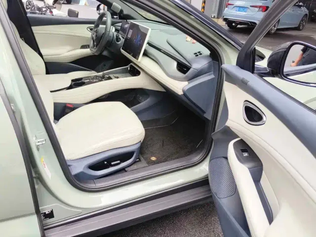 BYD Seal 06 GT — Фото автомобиля 13