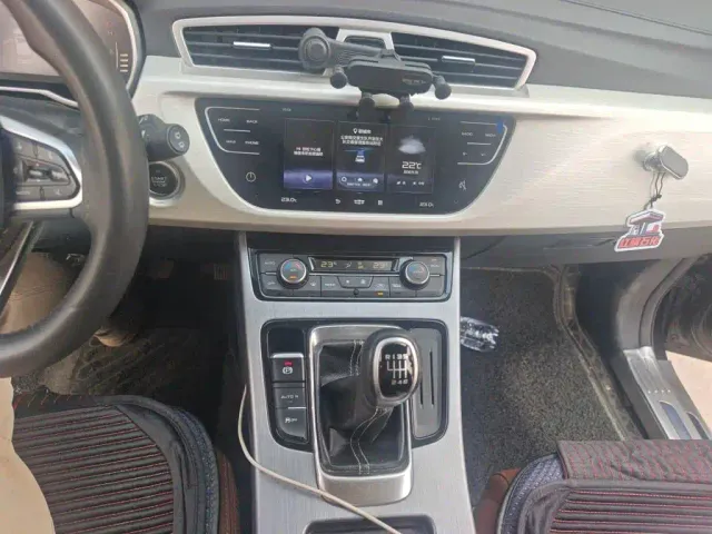 Geely Boyue — Фото автомобиля 9