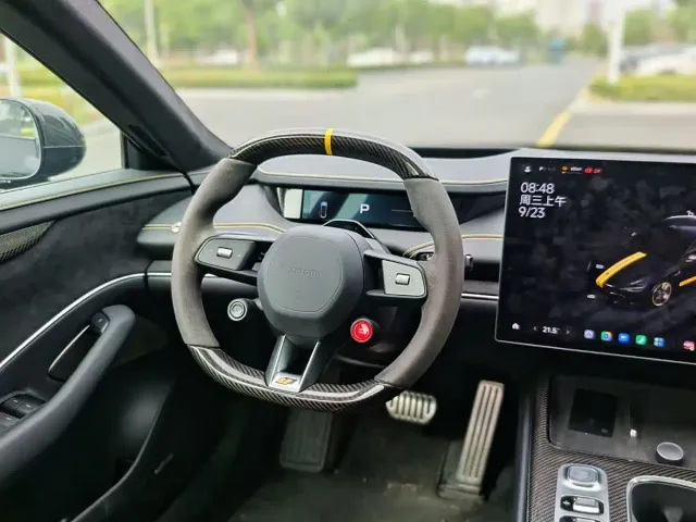 Xiaomi SU7 Ultra — Фото автомобиля 8