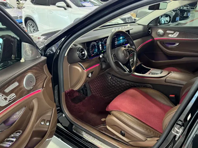 Mercedes-Benz E-Class — Фото автомобиля 8