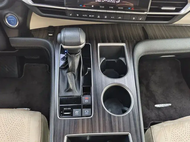 Toyota Sienna — Фото автомобиля 11