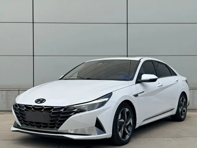 Фотография автомобиля — Hyundai Elantra