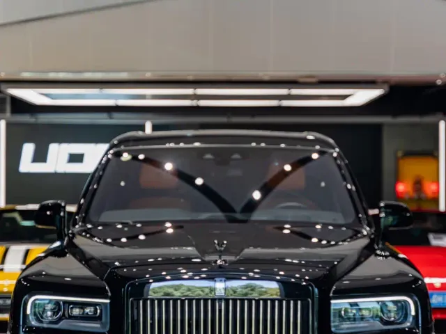 Rolls-Royce Cullinan — Фото автомобиля 5