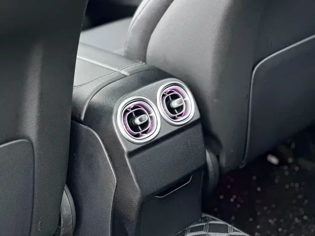 Mercedes-Benz C-Class — Фото автомобиля 10