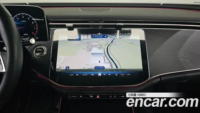 Mercedes-Benz E-Class — Фото автомобиля 14
