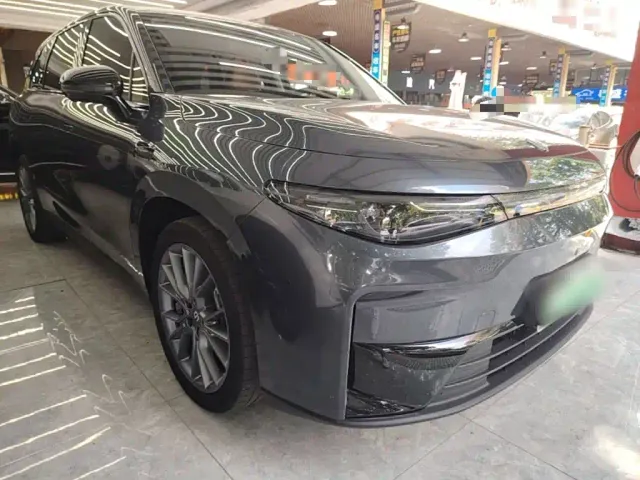 Leapmotor C10 — Фото автомобиля 3
