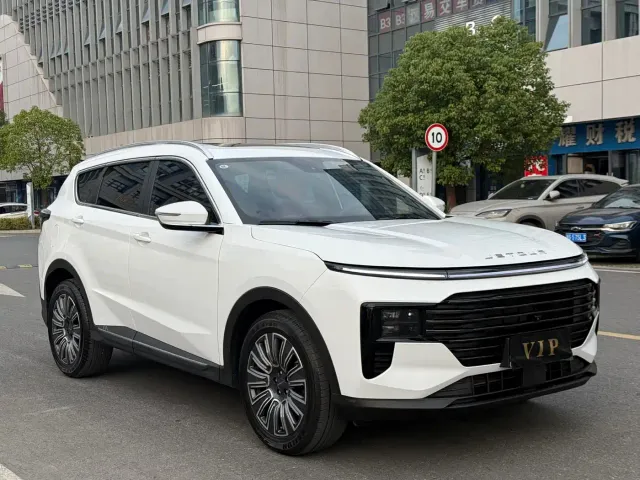 Jetour X70 Plus — Фото автомобиля 3