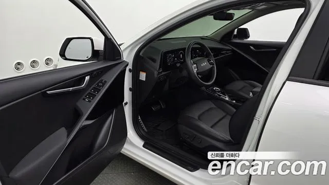 Kia Niro — Фото автомобиля 15