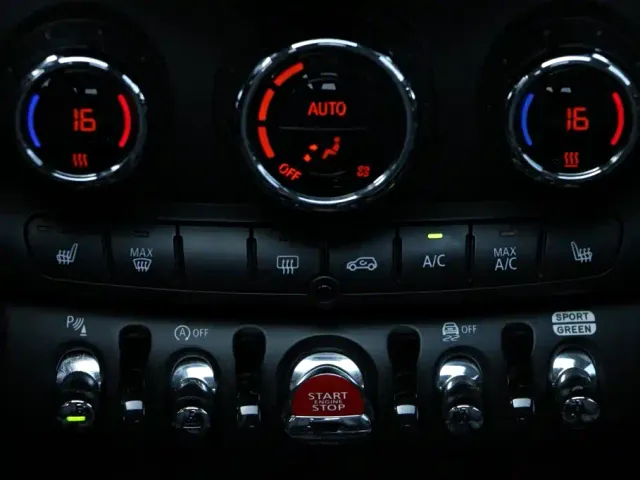MINI Hatch — Фото автомобиля 15