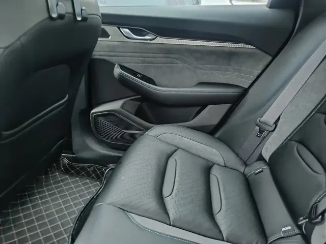 Geely Xingrui — Фото автомобиля 10