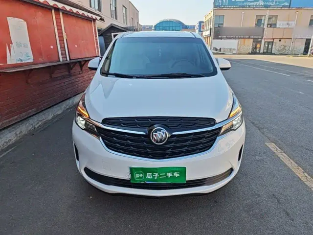 Buick GL8 — Фото автомобиля 2