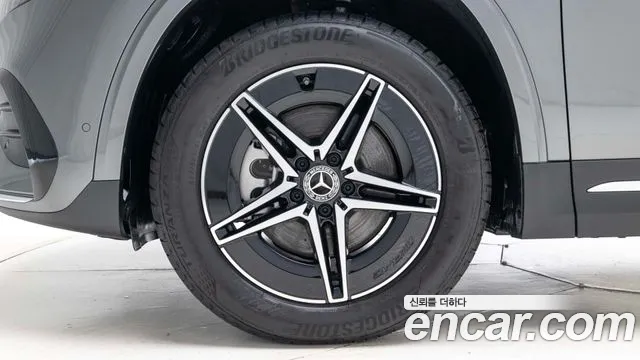 Mercedes-Benz EQA — Фото автомобиля 5