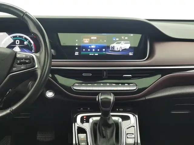 GAC Trumpchi M6 — Фото автомобиля 12