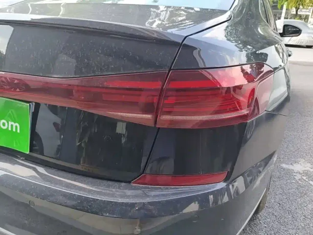 Volkswagen Passat — Фото автомобиля 7