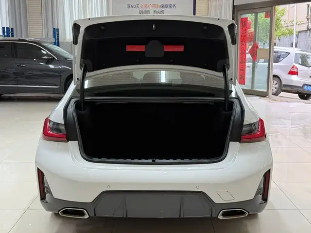 BMW 3 Series — Фото автомобиля 24