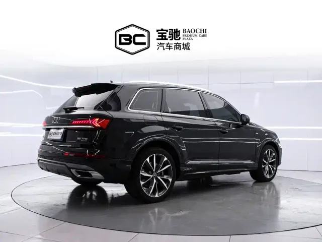Audi Q7 — Фото автомобиля 3