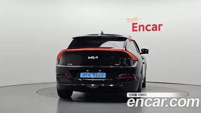 Kia EV6 — Фото автомобиля 4