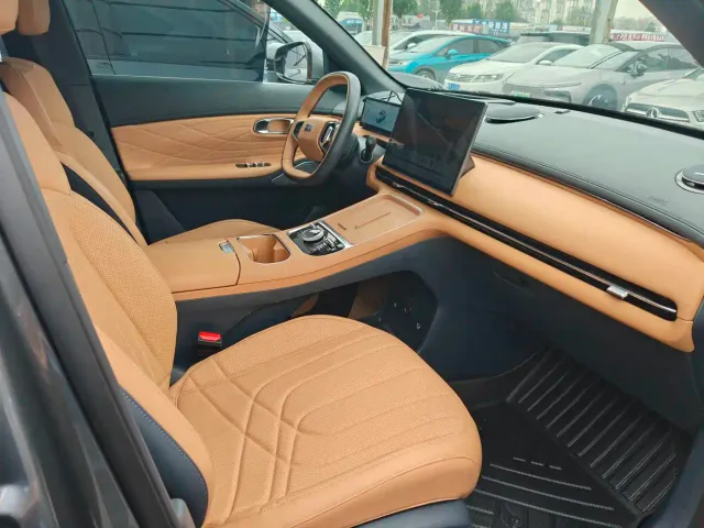 Geely Galaxy Starship 7 EM-i — Фото автомобиля 7