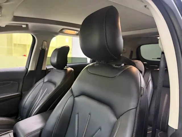 Ford Edge — Фото автомобиля 12