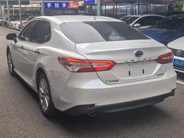 Toyota Camry — Фото автомобиля 6