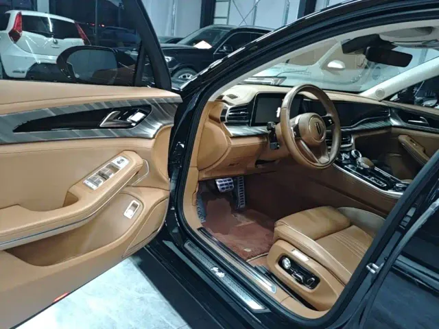 Hongqi H9 — Фото автомобиля 11