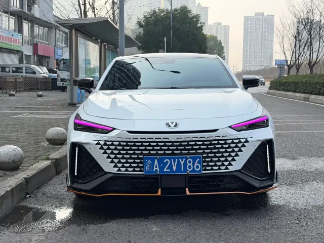 Changan UNI-V — Фото автомобиля 2