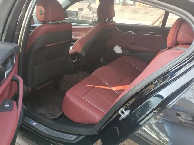 BMW 5 Series — Фото автомобиля 11