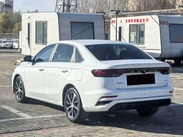 Geely Emgrand — Фото автомобиля 7