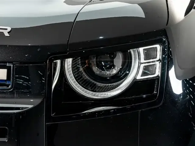 Land Rover Defender — Фото автомобиля 4