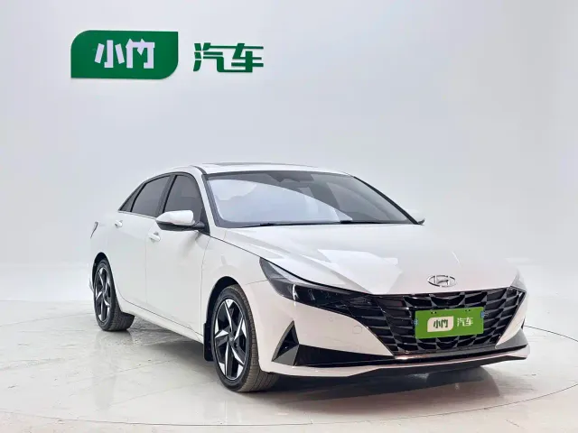 Hyundai Elantra — Фото автомобиля 3