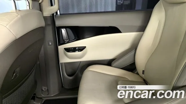 Kia Carnival Generation 4 — Фото автомобиля 14