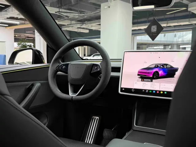Tesla Model Y — Фото автомобиля 15