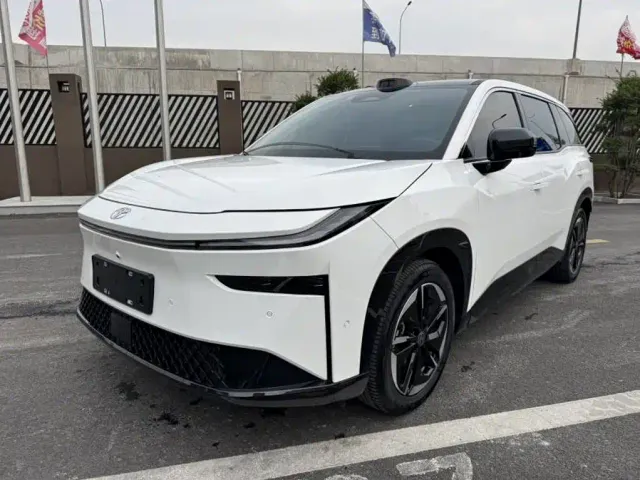Фотография автомобиля — Toyota BoZhi 3X