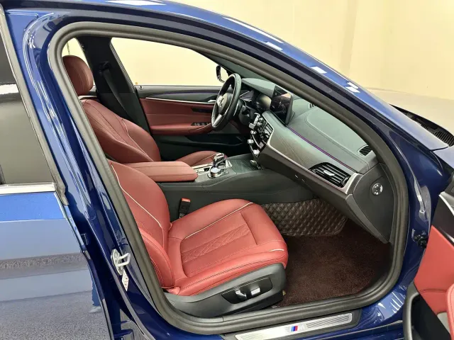 BMW 5 Series — Фото автомобиля 30