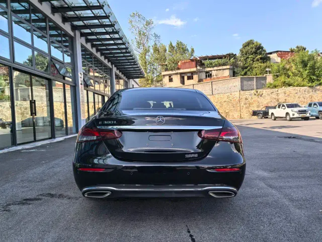 Mercedes-Benz E-Class — Фото автомобиля 13
