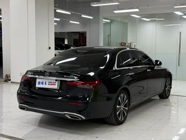 Mercedes-Benz E-Class — Фото автомобиля 5