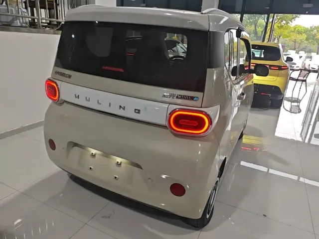 Wuling Hongguang Mini EV — Фото автомобиля 6