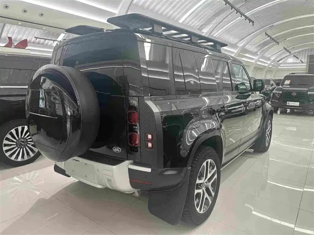 Land Rover Defender — Фото автомобиля 19