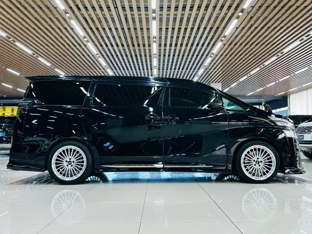 Toyota Vellfire — Фото автомобиля 17