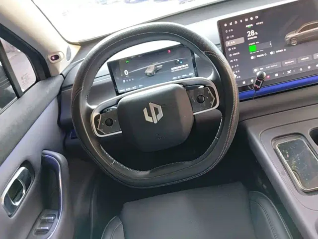 Leapmotor C10 — Фото автомобиля 10