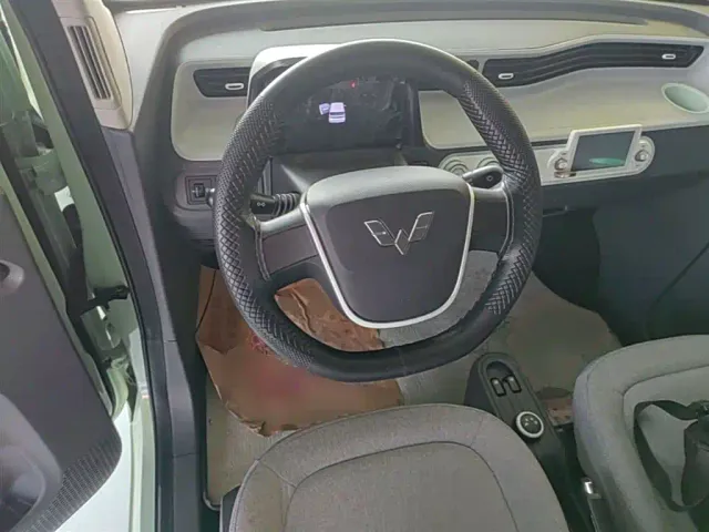 Wuling Hongguang Mini EV — Фото автомобиля 10