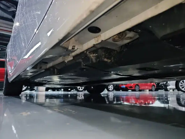 Toyota Avalon — Фото автомобиля 21