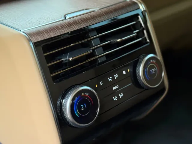 Land Rover Range Rover — Фото автомобиля 23